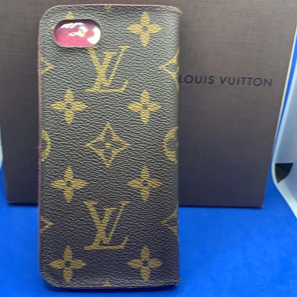 Louis Vuitton monogram iPhone‎ case pink interior 1/5